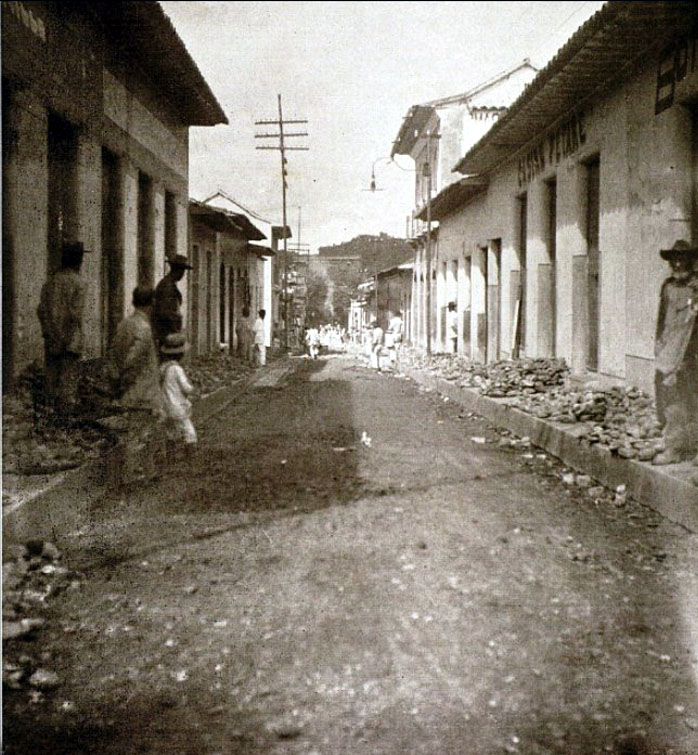 Vía hacia Guatire, calle El Comercio, Petare, 1913